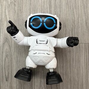 YCOO Robo Beats Tap and Dance
Robot by Silverlit LOWER PRICE